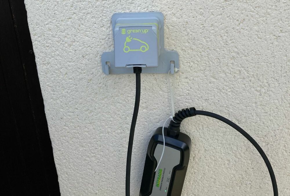 Installation prise voiture électrique Green up