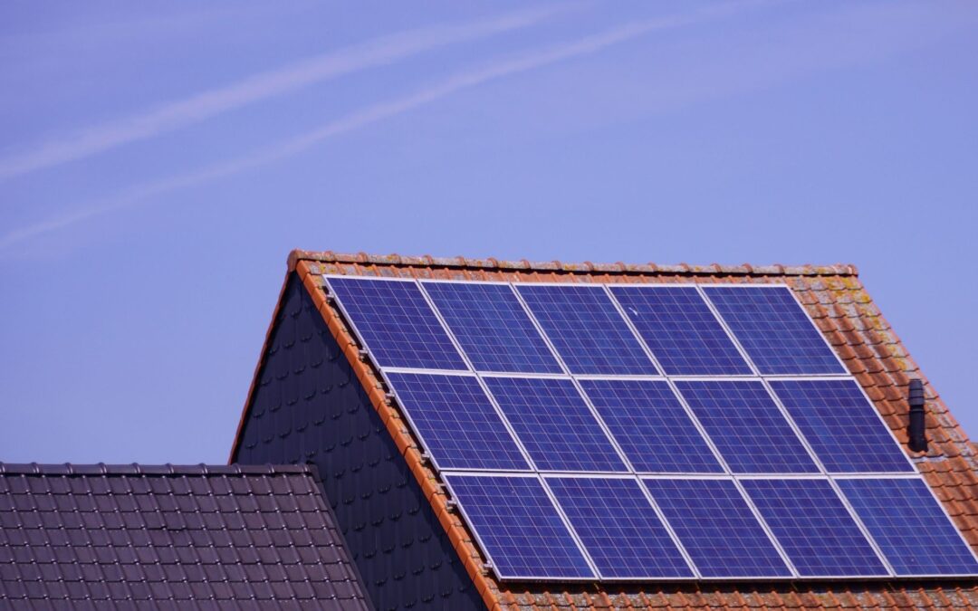 Panneaux solaires et autoconsommation : comment adapter son installation électrique